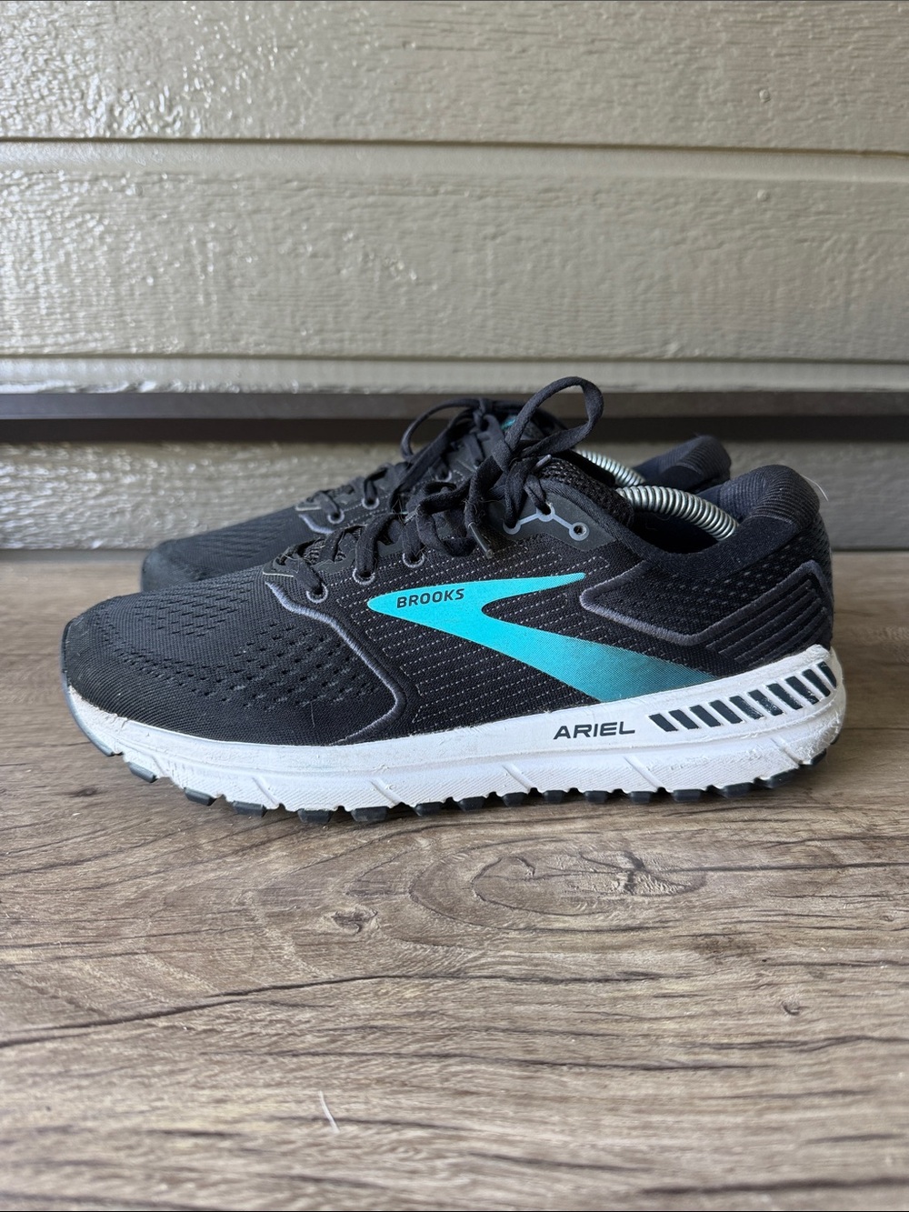 Brooks Ariel Women’s sneakers size 11.5